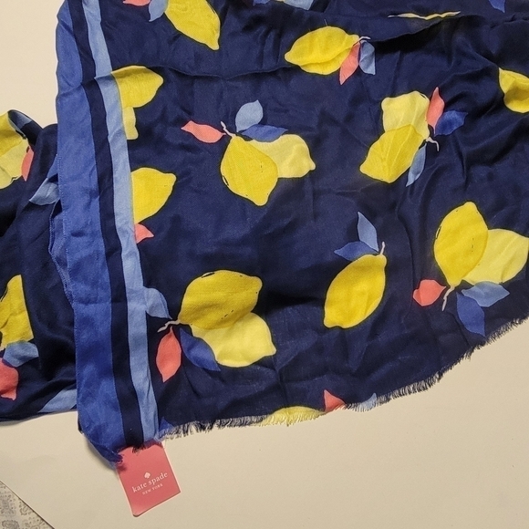 KATE SPADE NWT Lemon Zest Oblong Scarf.. - Picture 8 of 13